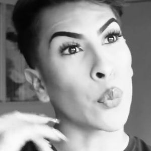 Meet your Posher, Lucía